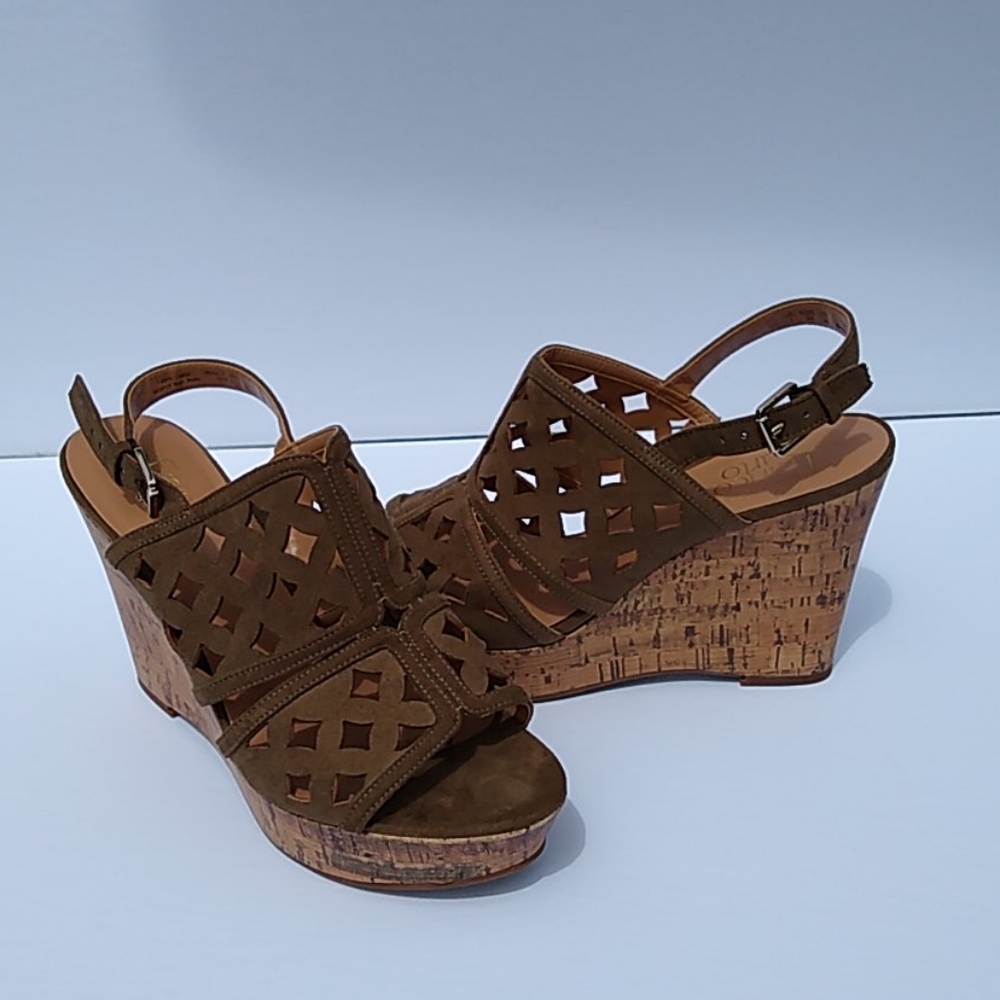 Franco Sarto cut out hunter green cork wedges 9